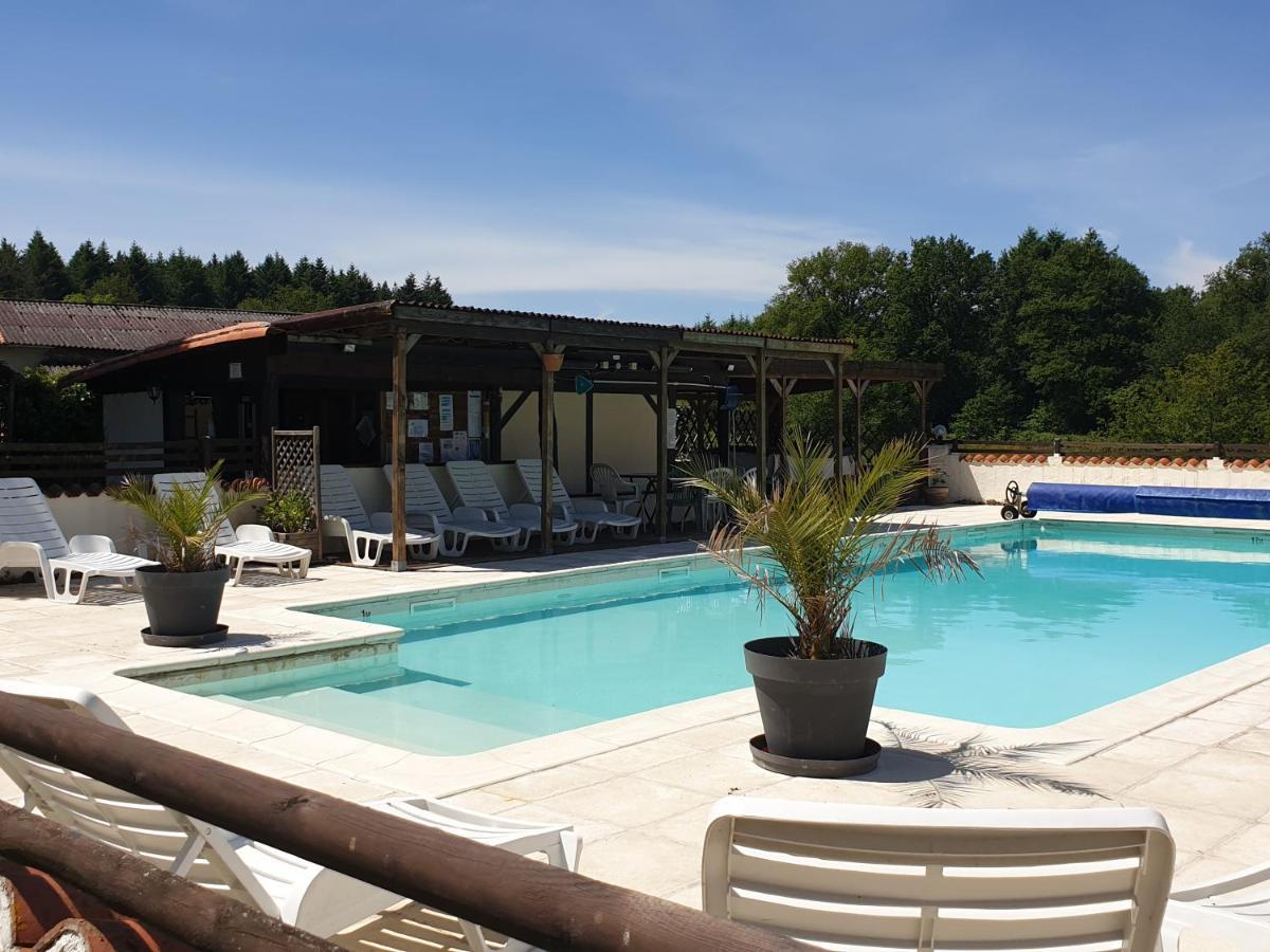 La Croix Gîtes Pressignac Extérieur photo