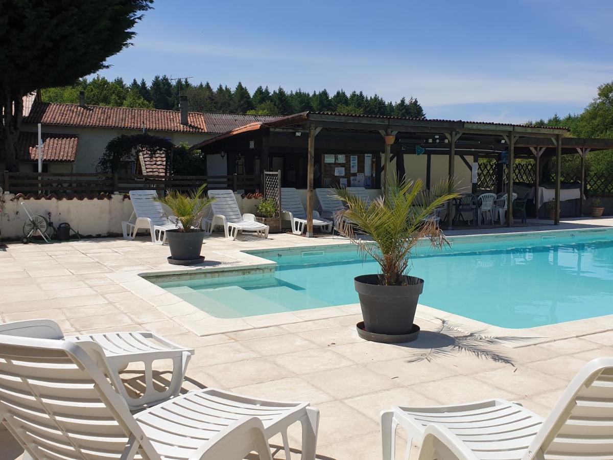 La Croix Gîtes Pressignac Extérieur photo