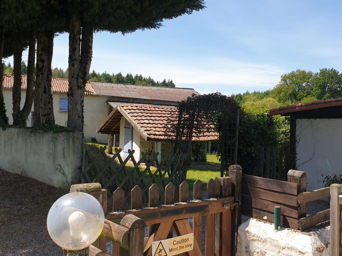 La Croix Gîtes Pressignac Extérieur photo