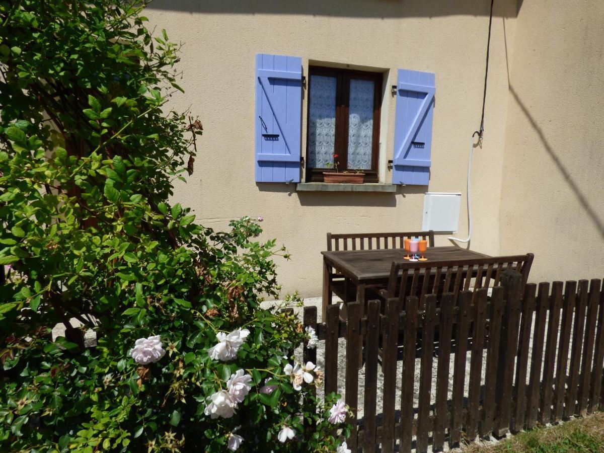 La Croix Gîtes Pressignac Extérieur photo