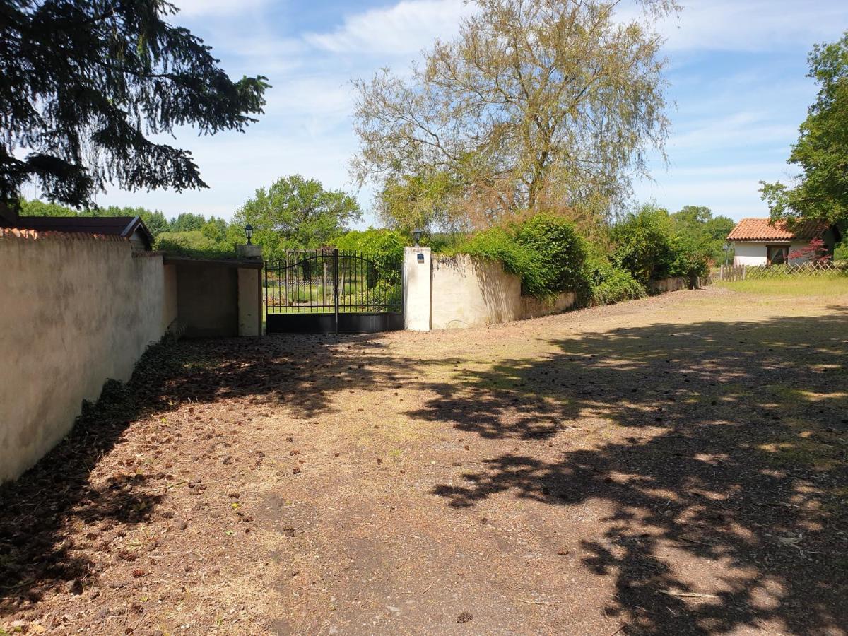 La Croix Gîtes Pressignac Extérieur photo