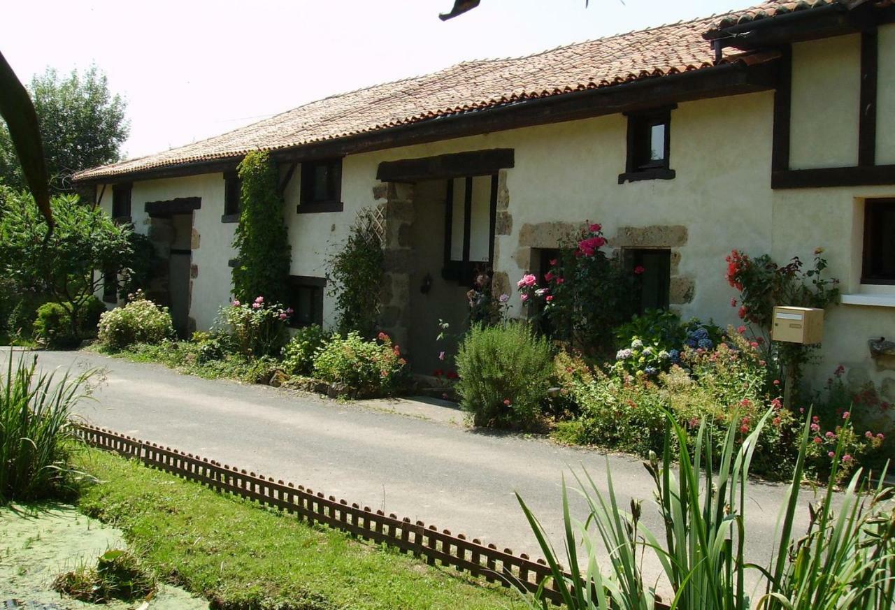 La Croix Gîtes Pressignac Extérieur photo