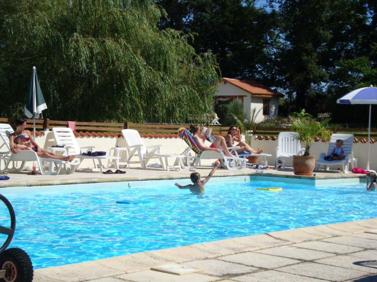 La Croix Gîtes Pressignac Extérieur photo